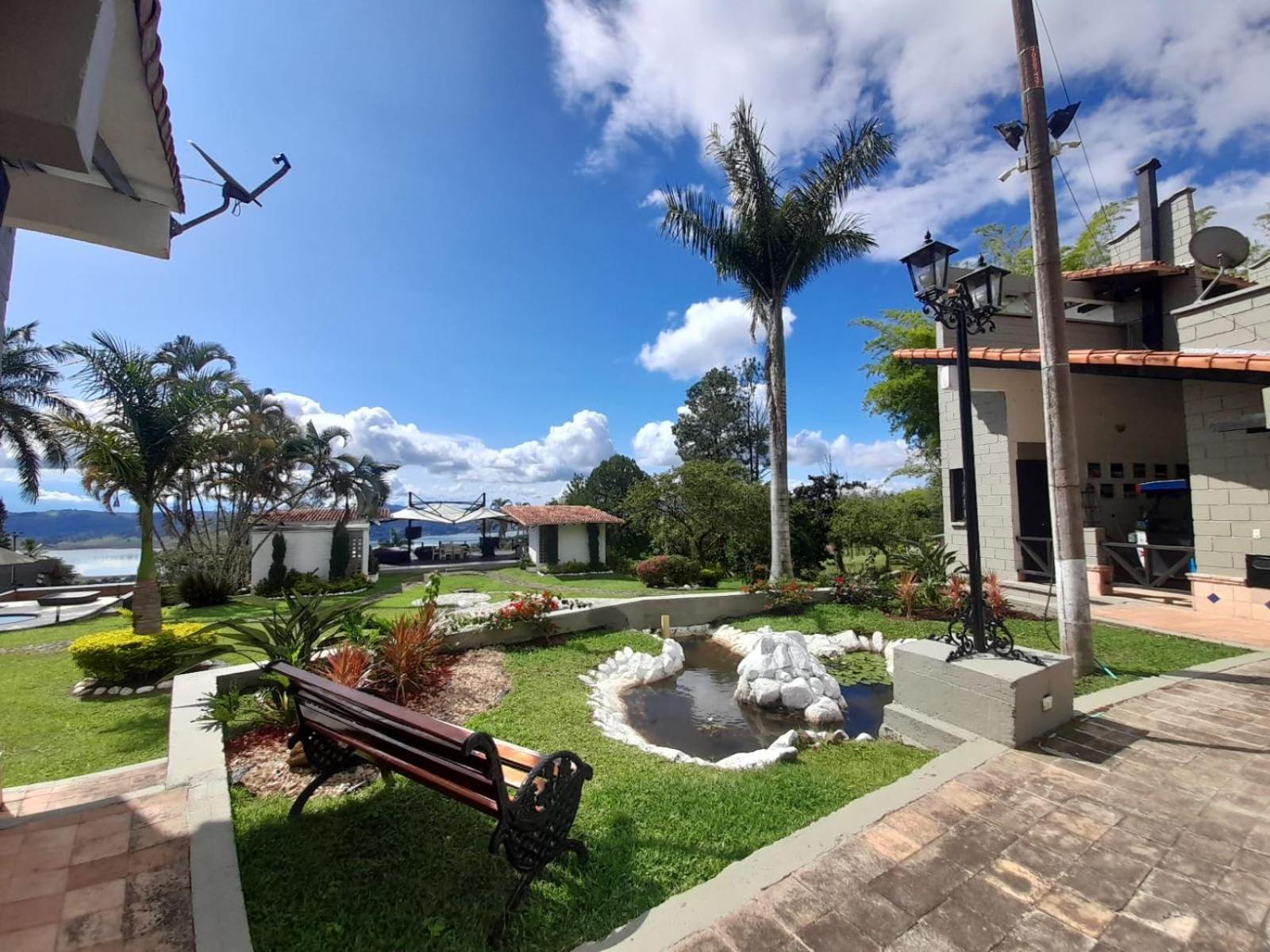 Hotel Maca Lago Calima Zewnętrze zdjęcie
